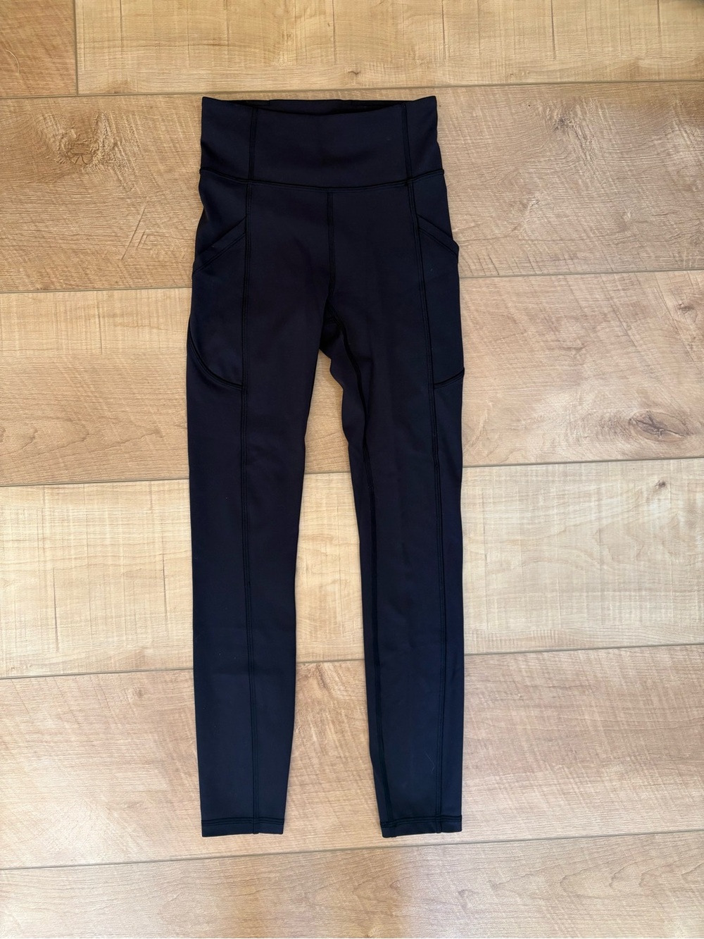 Lululemon Invigorate High-Rise Tight 25" Black. Size 2 - Picture 11 of 14